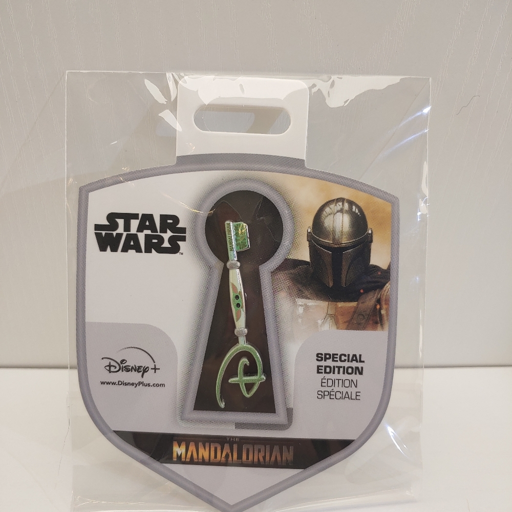 Disney Star Wars The Mandalorian Grogu Key Pin - Picture 4 of 4